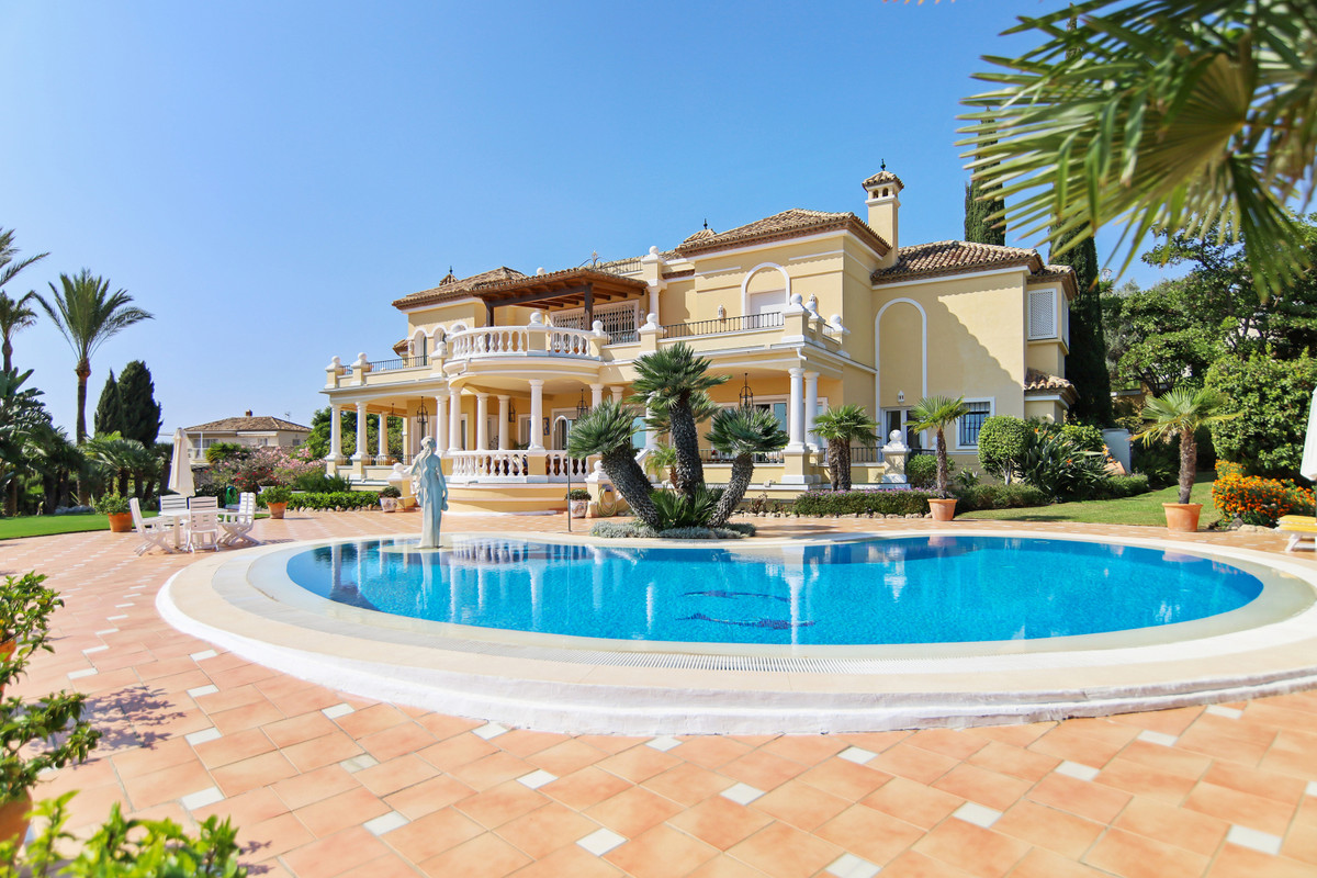 El Paraíso, Estepona