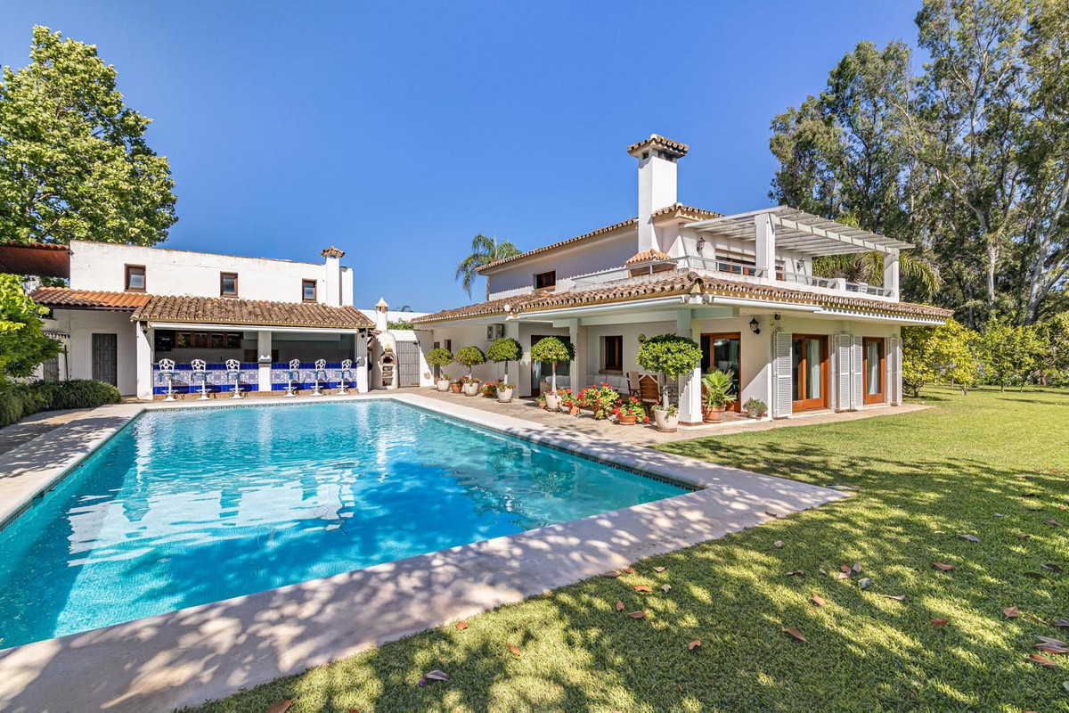 Nueva Milla de Oro, Estepona